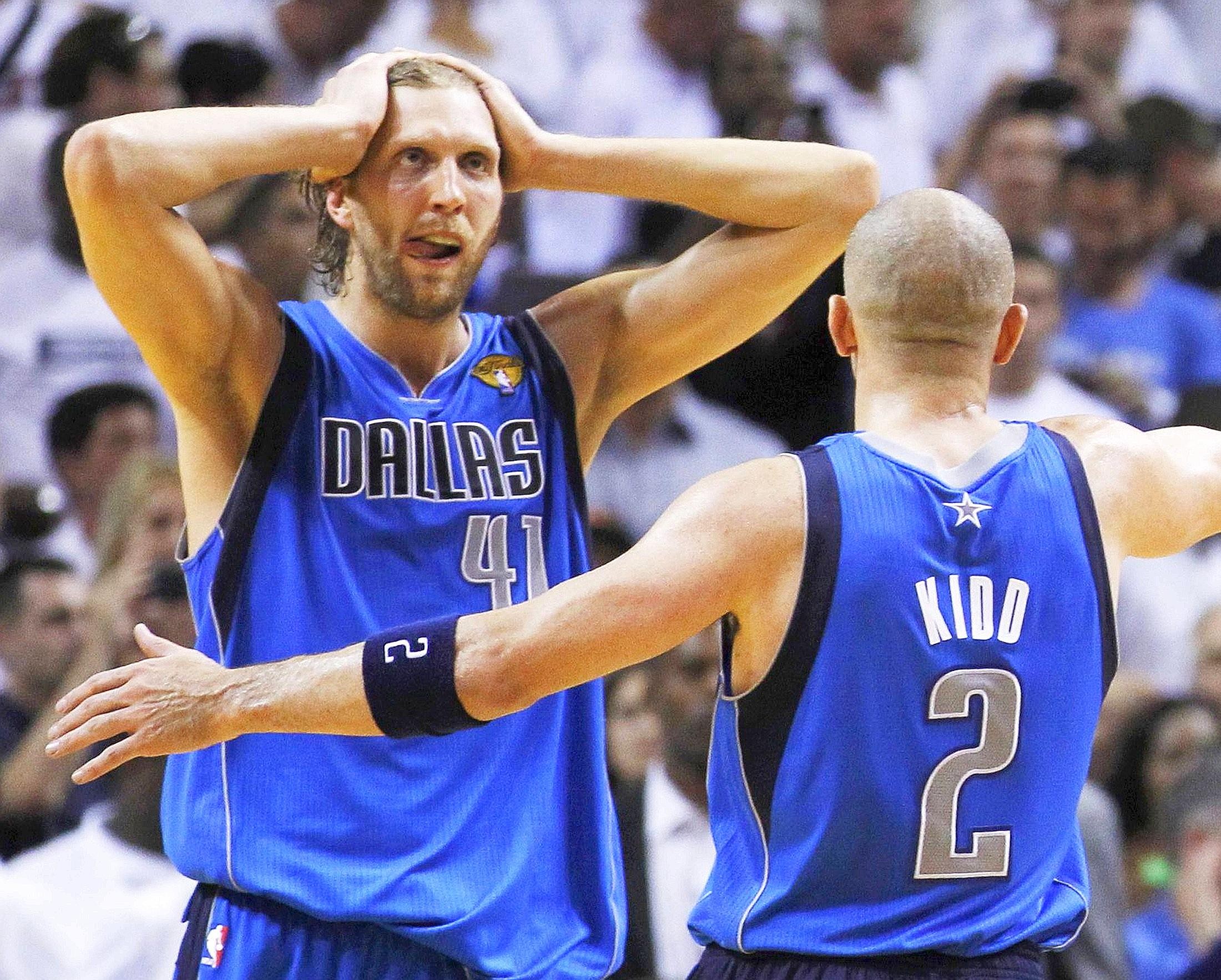 Superstar Dirk Nowitzki gewinnt mit den Dallas Mavericks den NBA-Titel.