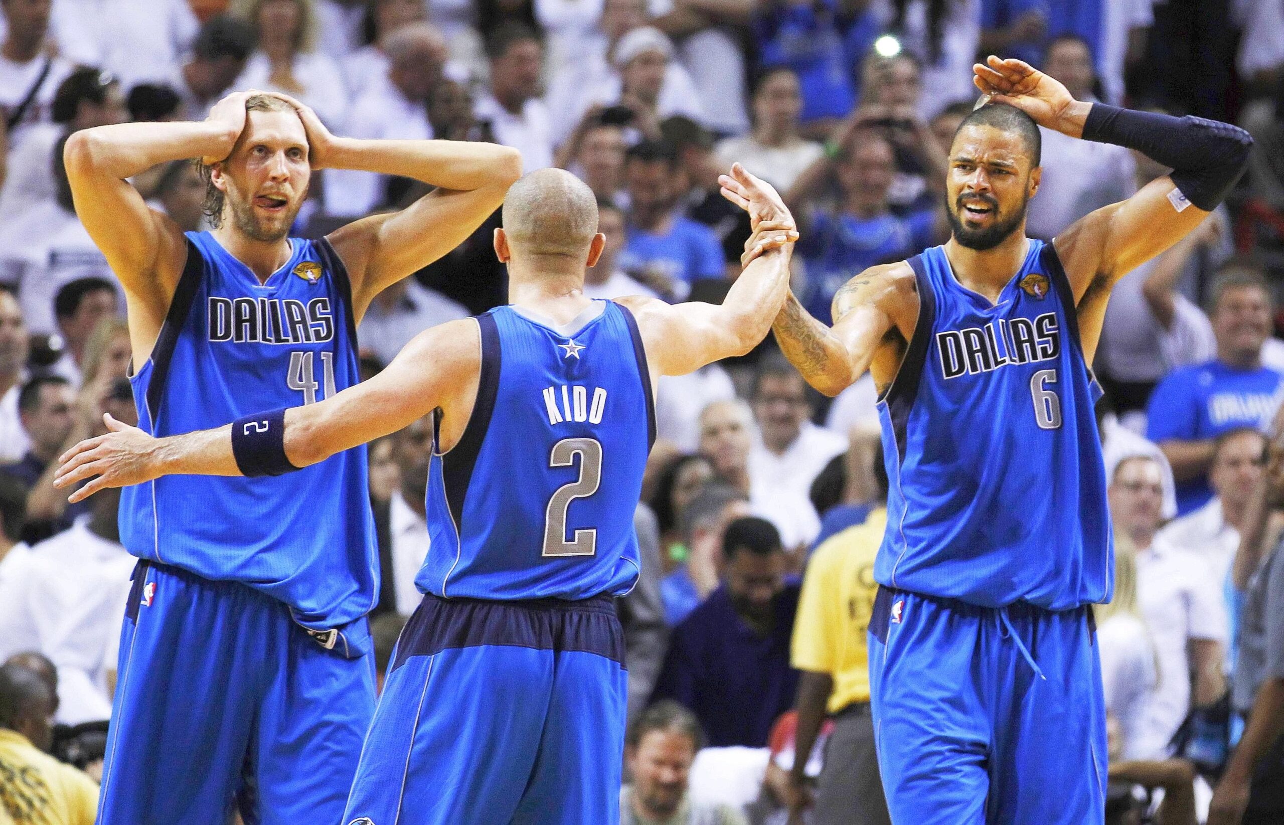 Superstar Dirk Nowitzki gewinnt mit den Dallas Mavericks den NBA-Titel.