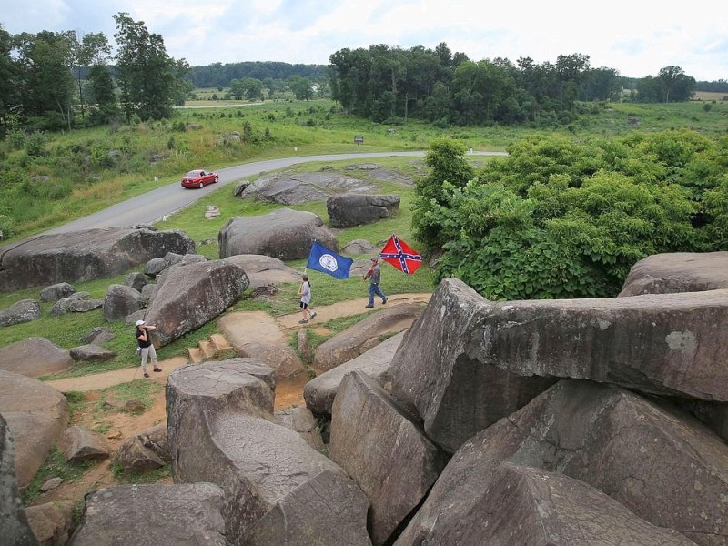 Amerikaner spielen zum 150. Jahrestag die entscheidende Schlacht des amerikanischen Bürgerkrieges in Gettysburg nach.