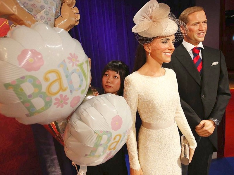 Im Wachsfigurenkabinett von Madame Tussaud steht Kate noch schlank wie eh und je neben ihrem William.