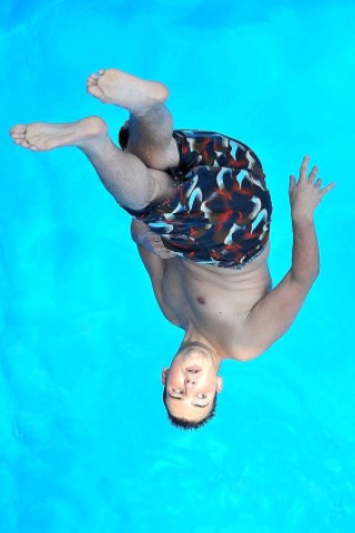 Sommer am Dienstag, 23.07.2013 im Freibad Gladbeck. Bereit um 12 Uhr zählten die Betreiber mehr als 1000 Besucher, die Abkühlung von den hohen Temperaturen suchten.Foto: Joachim Kleine-Büning/WAZ FotoPool