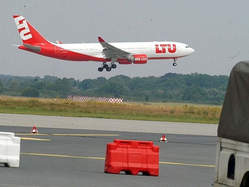 Die längste und wichtigste Rollbahn am Düsseldorfer Flughafen wurde 2007 saniert.