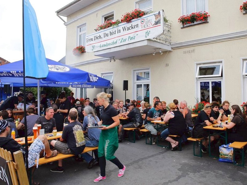 Die ersten Besucher reisten bereits in den Tagen vor Festival-Beginn in den Ort.