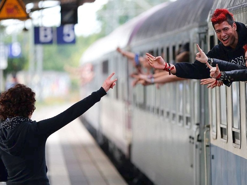 Rund 900 Besucher aus Süddeutschland reisen zum größten Heavy-Metal-Festival der Welt mit dem Sonderzug Metal-Train an.