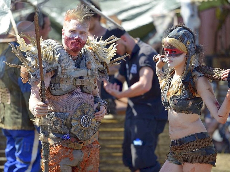 Staub, Morast und glühende Hitze: So schwitzen die Heavy-Metal-Fans beim Festival in Wacken.