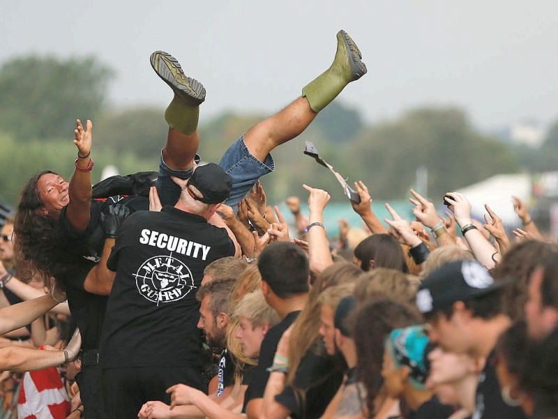 Nach Einschätzung der Organisatoren kamen 75.000 Besucher zum weltgrößten Festival für Heavy-Metal-Musik.