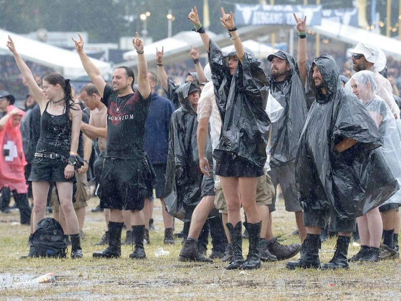 Nach Einschätzung der Organisatoren kamen 75.000 Besucher zum weltgrößten Festival für Heavy-Metal-Musik.