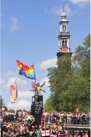 Insgesamt fuhren bei der Gay Pride in Amsterdam dieses Jahr 80 Boote mit.