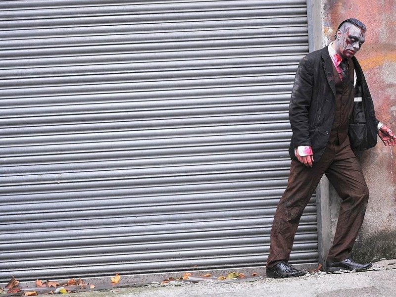 Der Zombiewalk zu Halloween in Essen.