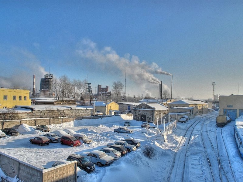 In Dsershinsk in Russland sollen rund 300 000 Tonnen Chemie-Abfälle unsachgemäß abgelagert worden sein. Bis heute seien Umweltgifte wie das Nervengas Sarin, Blei oder Phenole nachweisbar.