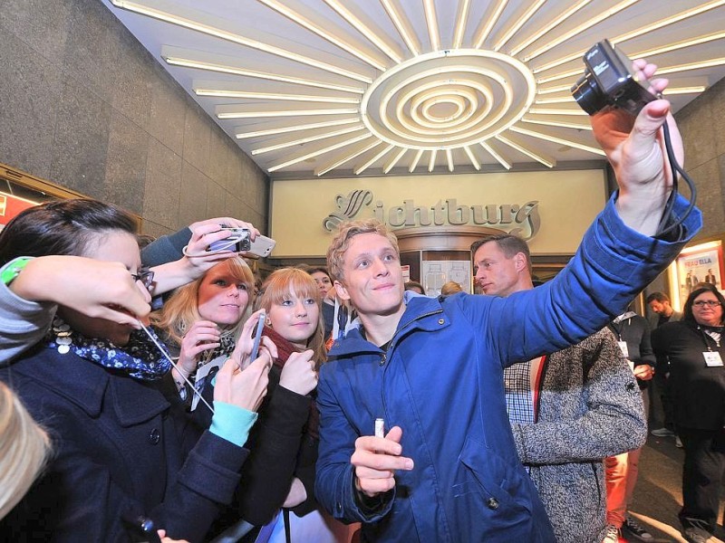 Schauspieler Matthias Schweighöfer kam im Oktober 2013 zur Premiere seines neuen Films Frau Ella in der Lichtburg in Essen.