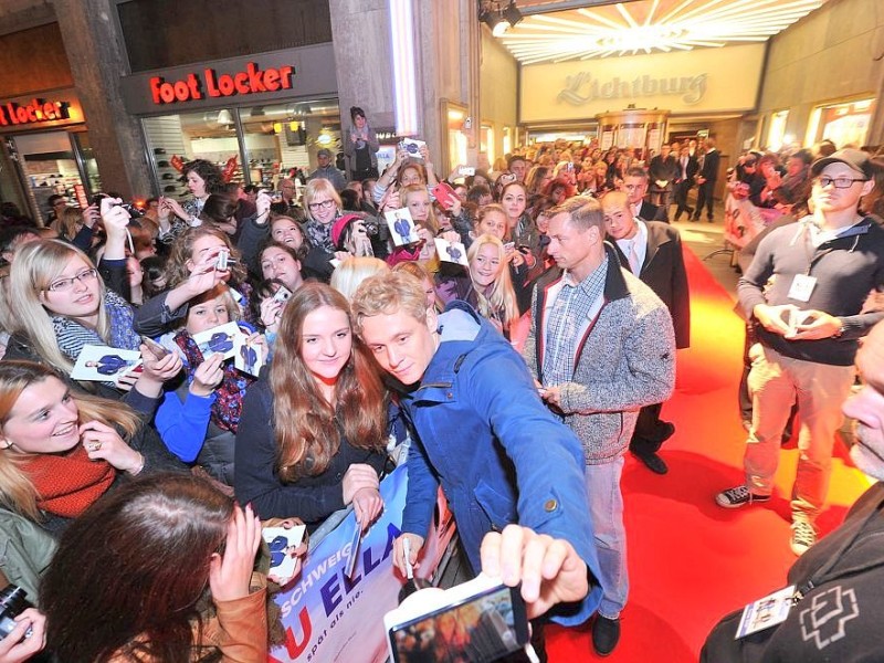 Schauspieler Matthias Schweighöfer kam im Oktober 2013 zur Premiere seines neuen Films Frau Ella in der Lichtburg in Essen.