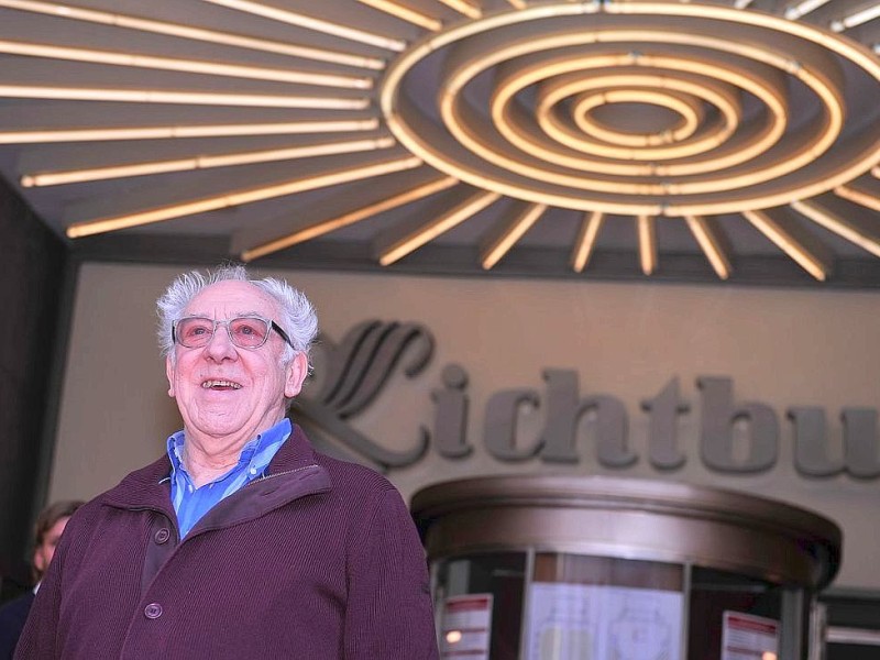 Der Schauspieler Dieter Didi Hallervorden besuchte im Oktober 2013 die Premiere seines Films Sein letztes Rennen in der Lichtburg in Essen.