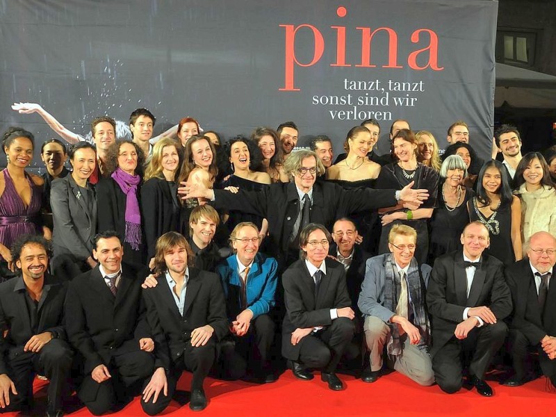 Februar 2011: Der Film pina feier Premiere in der Lichtburg. Mit dabei  Wim Wenders (Regie, Buch und Produktion) und Tänzerinnen und Tänzern des Tanztheater Wuppertal Pina Bausch.