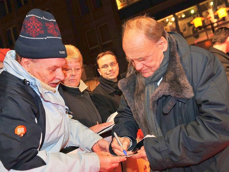 Der Film Satte Farben vor Schwarz mit Senta Berger und Bruno Ganz feierte im Januar 2011 in der Essener Lichtburg Premiere.