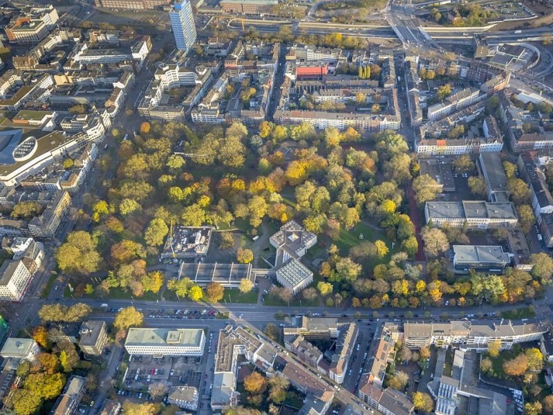 Duisburg im Herbstlicht.