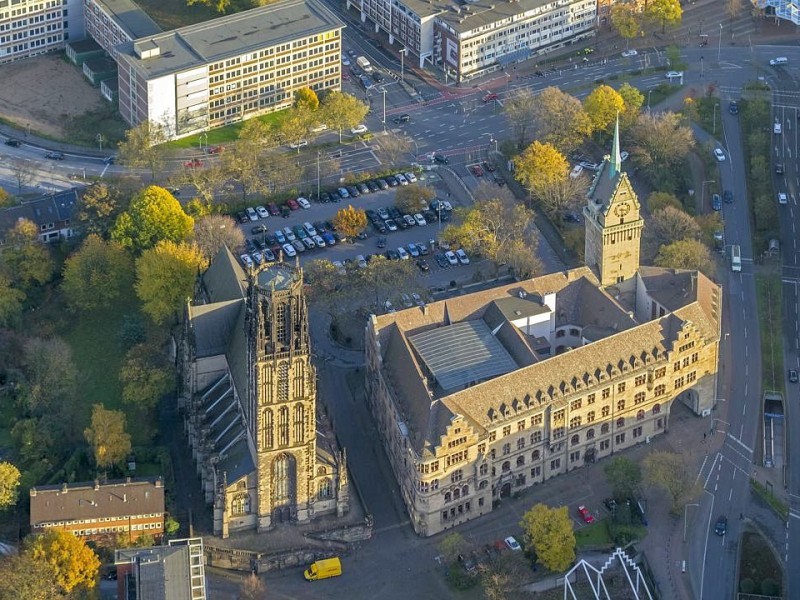 Duisburg im Herbstlicht.