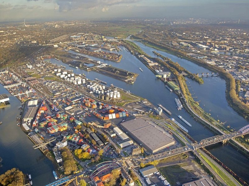 Duisburg im Herbstlicht.