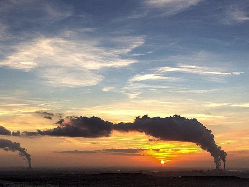 Sonnenuntergang über dem niederrheinischen Voerde