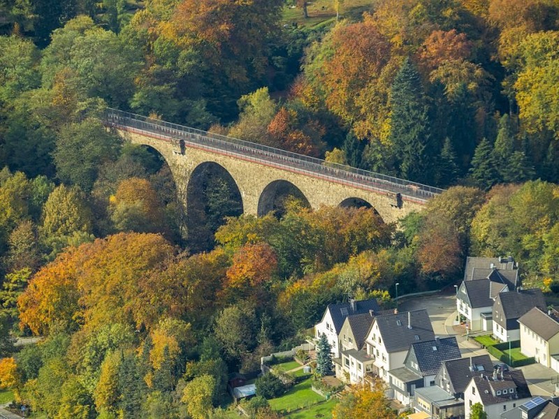 Viadukt Eulenbachbrücke,  Velbert, Ruhrgebiet, Nordrhein-Westfalen, Deutschland, Europa