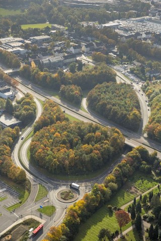 Autobah A535 Abfahrt Metallstraße,  Velbert, Ruhrgebiet, Nordrhein-Westfalen, Deutschland, Europa