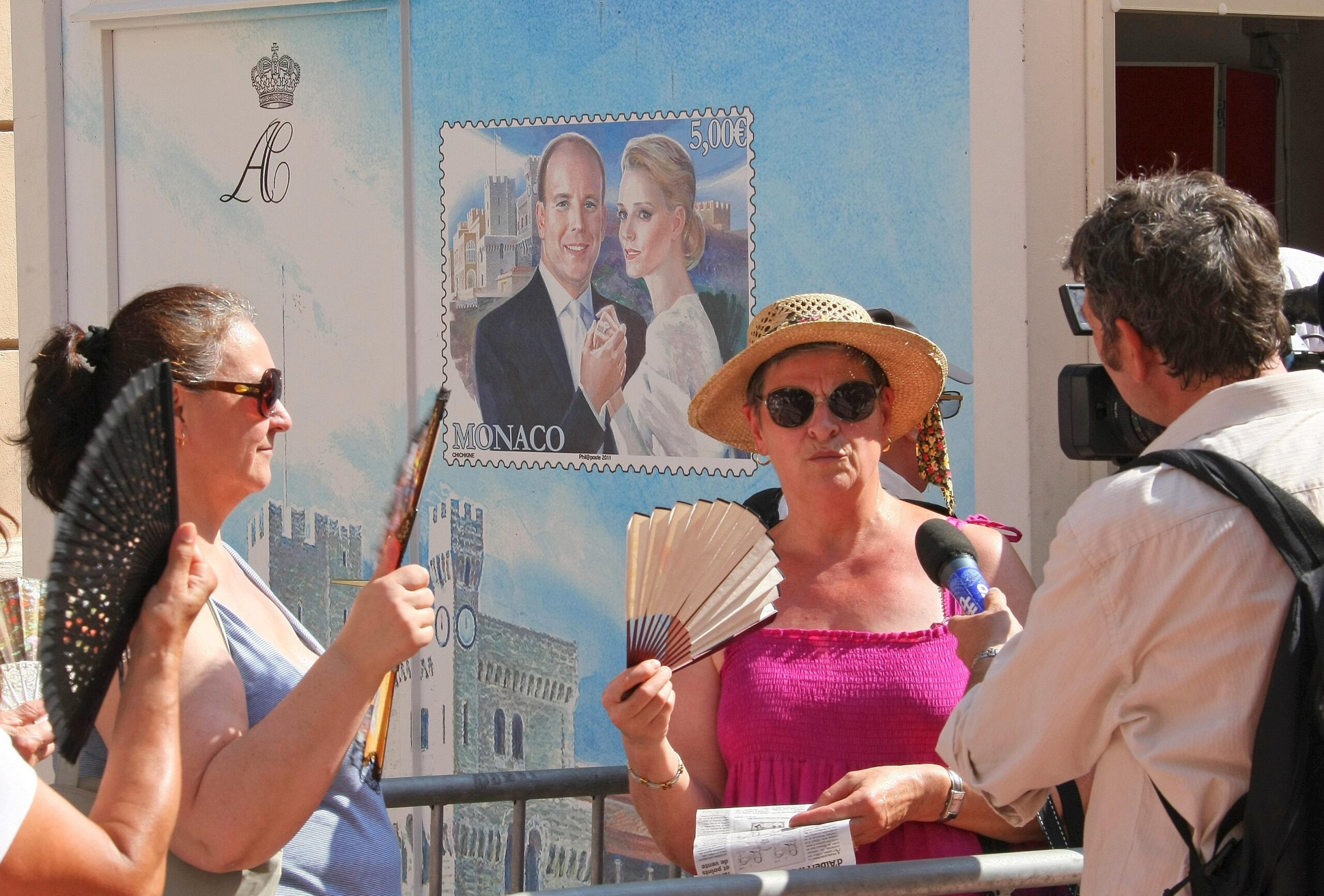 ...von Prinz Albert und seiner Charlene entkommt man in Monaco in diesen Tagen nirgends. Will auch niemand, die...