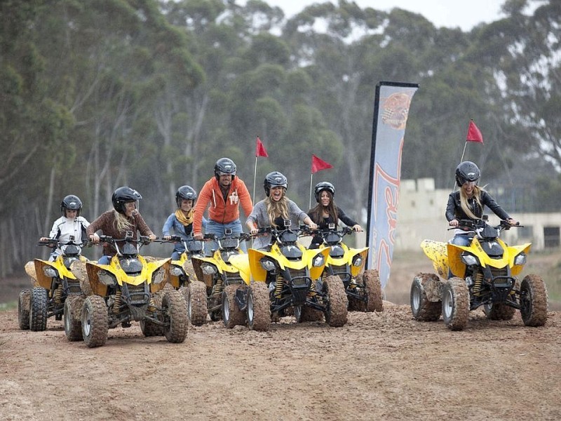 ... kurz vor dem Quad fahren aufmerksam zu.