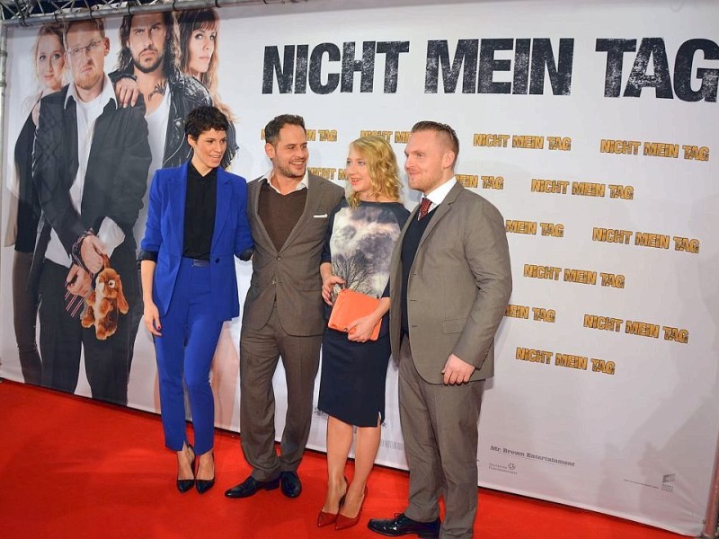 Die Körperhöhe aber interessiert bei der Premiere in Bochum aber ohnehin keinen.