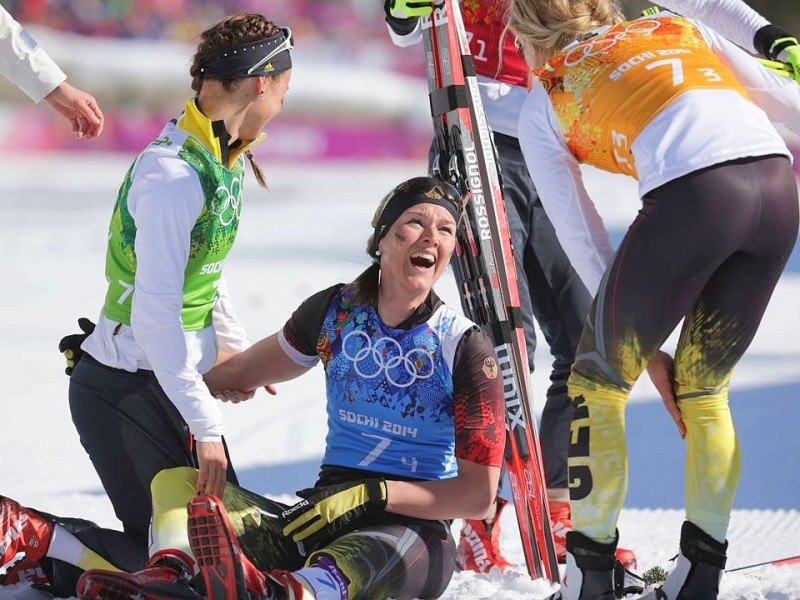 Nach dem Rennen kannte der Jubel keine Grenzen. Deutschlands Langlauf-Damen haben überraschend Bronze gewonnen.