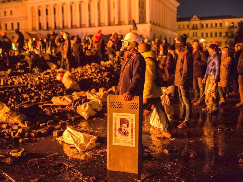 In der Ukraine ist die Gewalt zwischen Sicherheitskräften und Demonstranten am Dienstag eskaliert. Mindestens 25 Menschen wurden getötet.