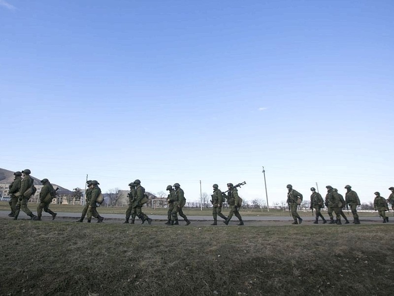 Durch den Einsatz der Soldaten will Russland zeigen, dass es die neue Übergangsregierung der Ukraine nicht anerkennt.