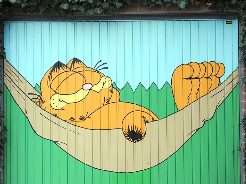 Platz 6: Faul wie immer präsentiert sich Kater Garfield auf diesem Garagentor in Rees. Er teils sich Platz 6 mit...