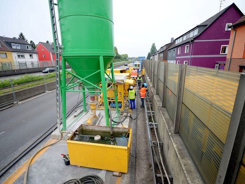 Blick in Richtung Bochum, der Betonsilo steht direkt an der Huckarder StraßeFoto: Kerstin Kokoska