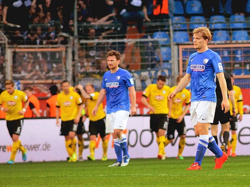 Der VfL Bochum verliert sein Heimspiel gegen Arminia Bielefeld mit 1:4. Die Impressionen aus dem Rewirpower-Stadion.