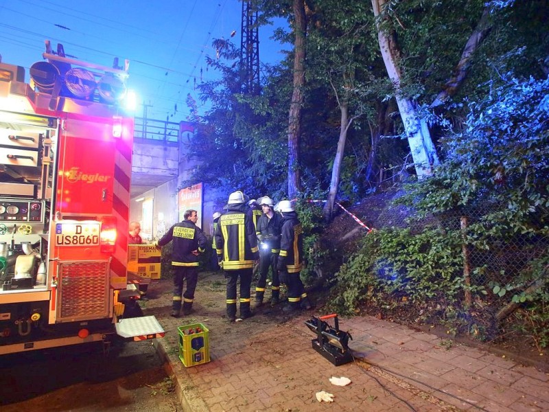 In Düsseldorf war das Gartenhaus ein Schwerpunkteinsatz für die Feuerwehr, wo...