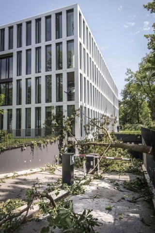 Düsseldorf wurde in der Nacht zum Dienstag von einer Unwetter-Katastrophe heimgesucht. Die traurige Bilanz: drei Tote, zehn Verletzte und Schäden in Höhe von zig Millionen Euro.