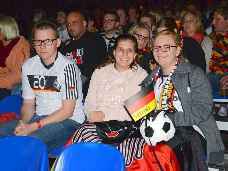 Public Viewing in der Balver Höhle.