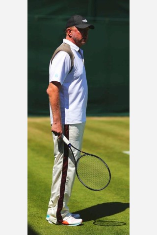 Boris Becker betreut beim Tennisturnier in Wimbledon Novak Djokovic.