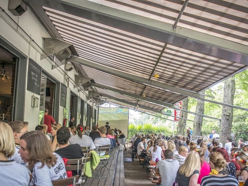 Public Viewing im Café Steinbruch.