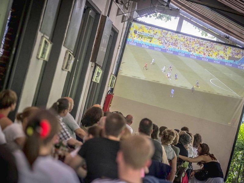 Public Viewing im Café Steinbruch.