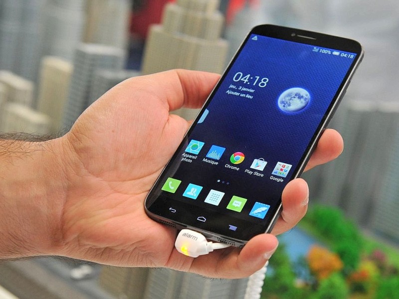 Das Hero 2 von Alcatel Onetouch mit einem Full-HD-Display von 6 Zoll.