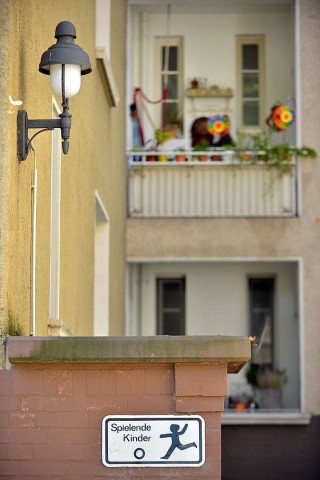 Und noch eine Kruppsiedlung: Der Luisenhof in Essen-Frohnhausen ist Station einer Führung zur Jugendstilarchitektur im Stadtteil. Mehrere hundert reich geschmückte Stuckfassaden prägen Frohnhausen bis heute.