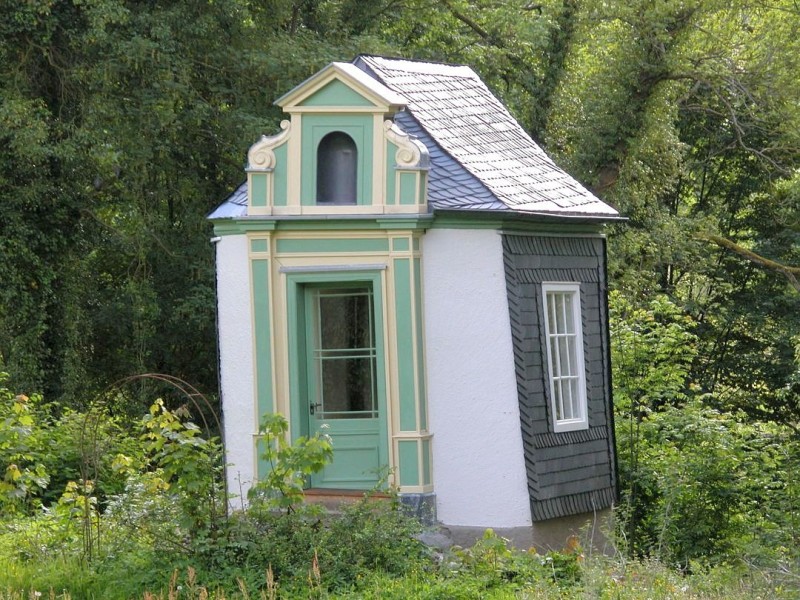 Das wahrscheinlich kleinste Denkmal, das man an diesemSonntag besichtigen kann: Ein windschiefes Gartenhäuschen aus der 1. Hälfte des 19. Jahrhunderts - in Arnsberg.