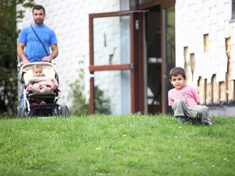 ....aus der Flüchtlingsunterkunft in der ehemaligen Siegerlandkaserne in Burbach.