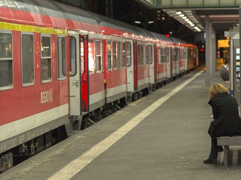 Fast leer ist der Bahnsteig im Hautbahnhof in Stuttgart.