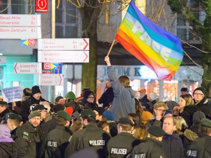 Die Teilnehmer der Gegendemo in Bonn triumphierten also. In Dresden dagegen...