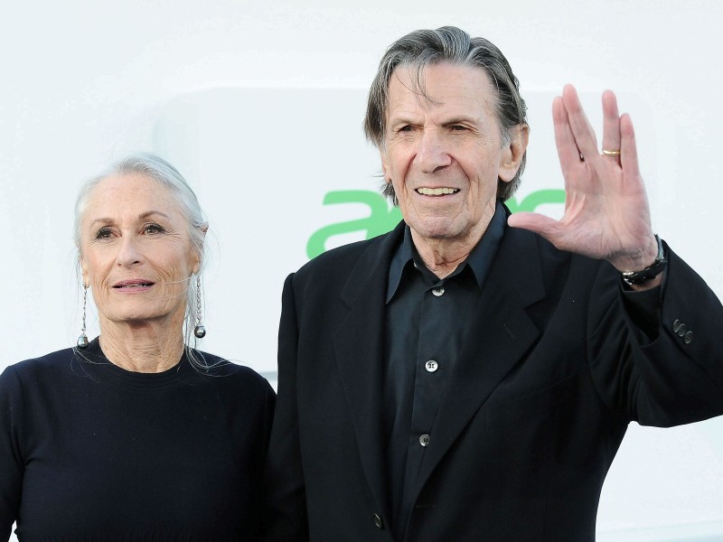 Leonard Nimoy mit seiner Ehefrau Susan Bay bei der Premiere eines Star Trek-Films im Mai 2013...