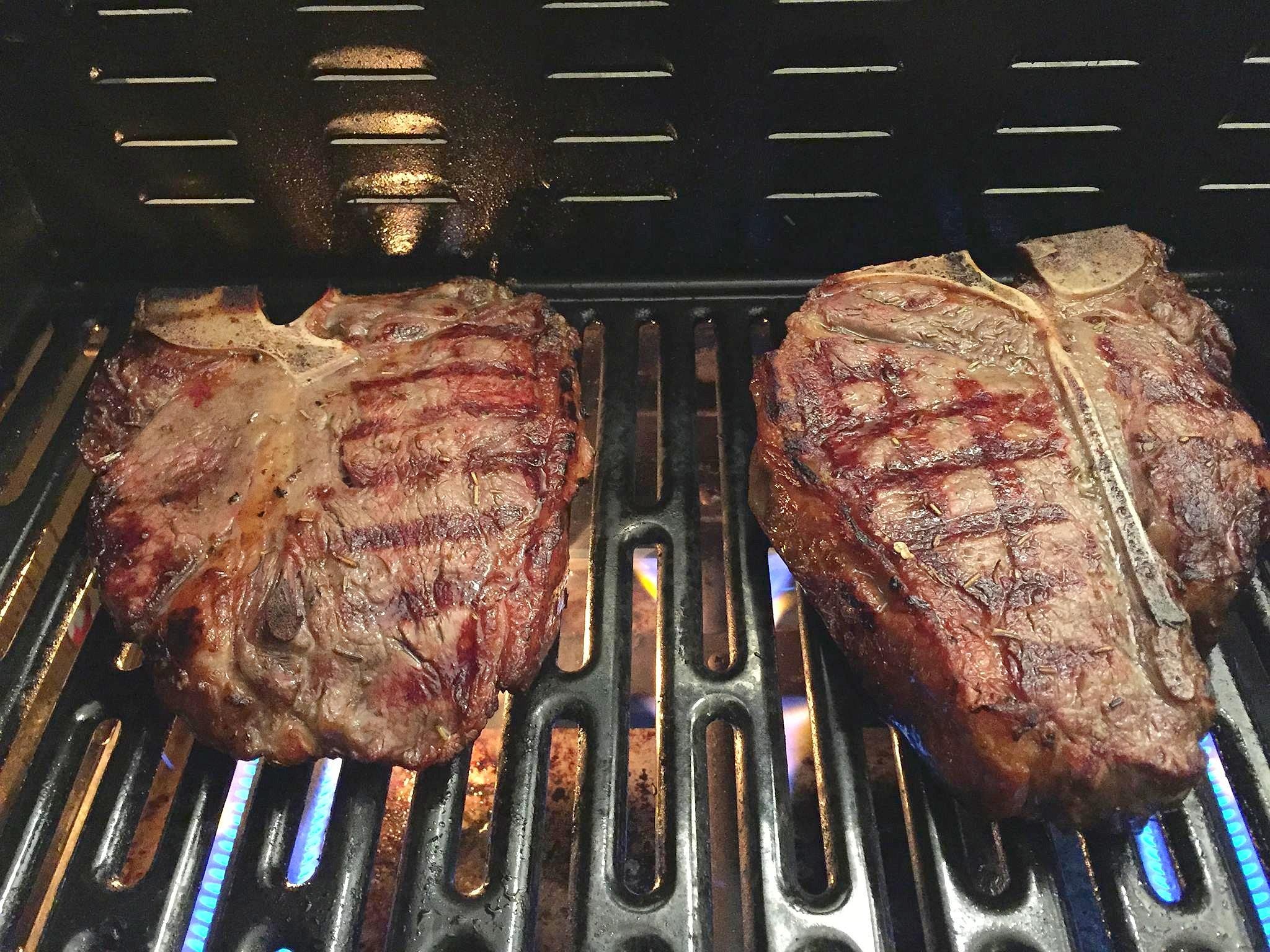 Porterhouse Steak ist die Grundlage für die Bistecca Fiorentina.