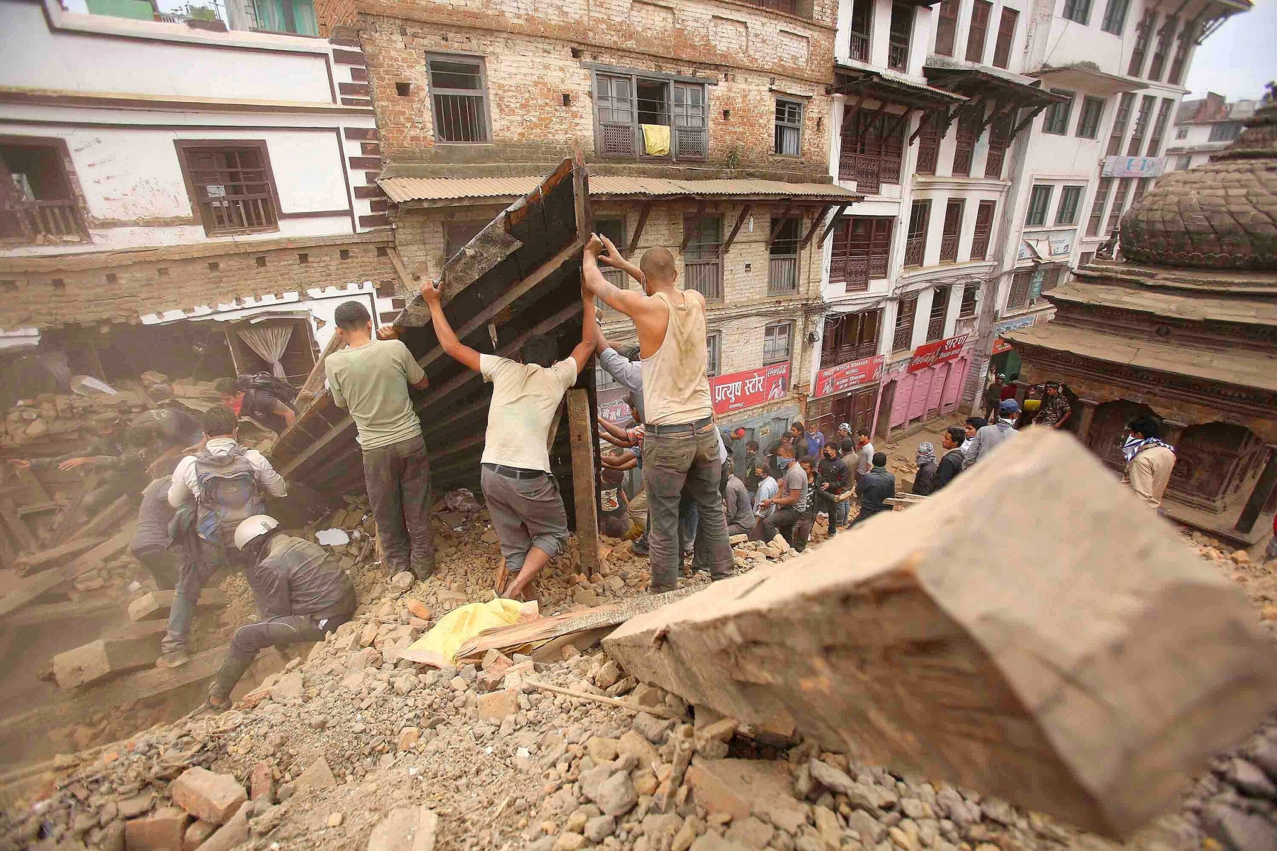 Das schwere Erdbeben im Himalaya hat zahlreiche Häuser in Nepal einstürzen lassen.