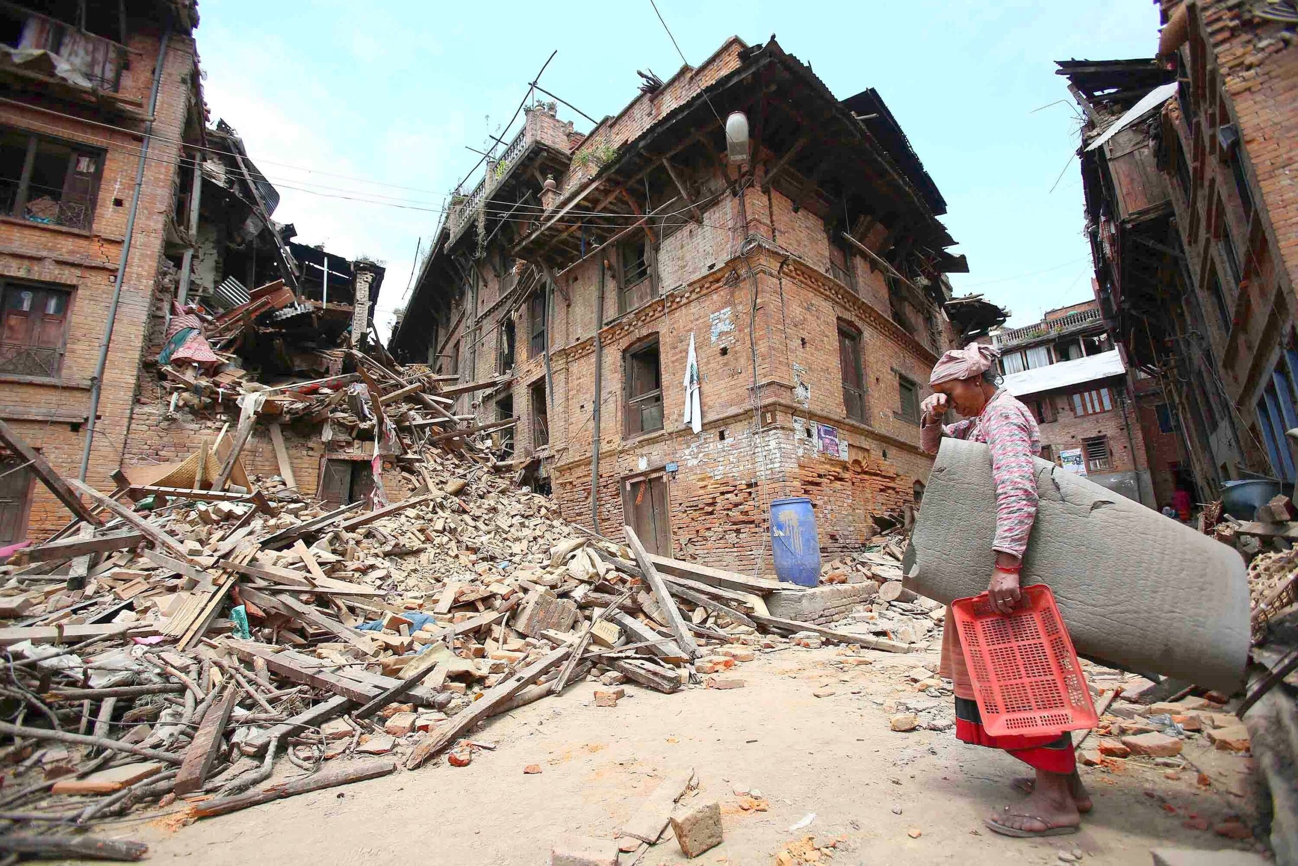 Das schwere Erdbeben im Himalaya hat zahlreiche Häuser in Nepal einstürzen lassen.